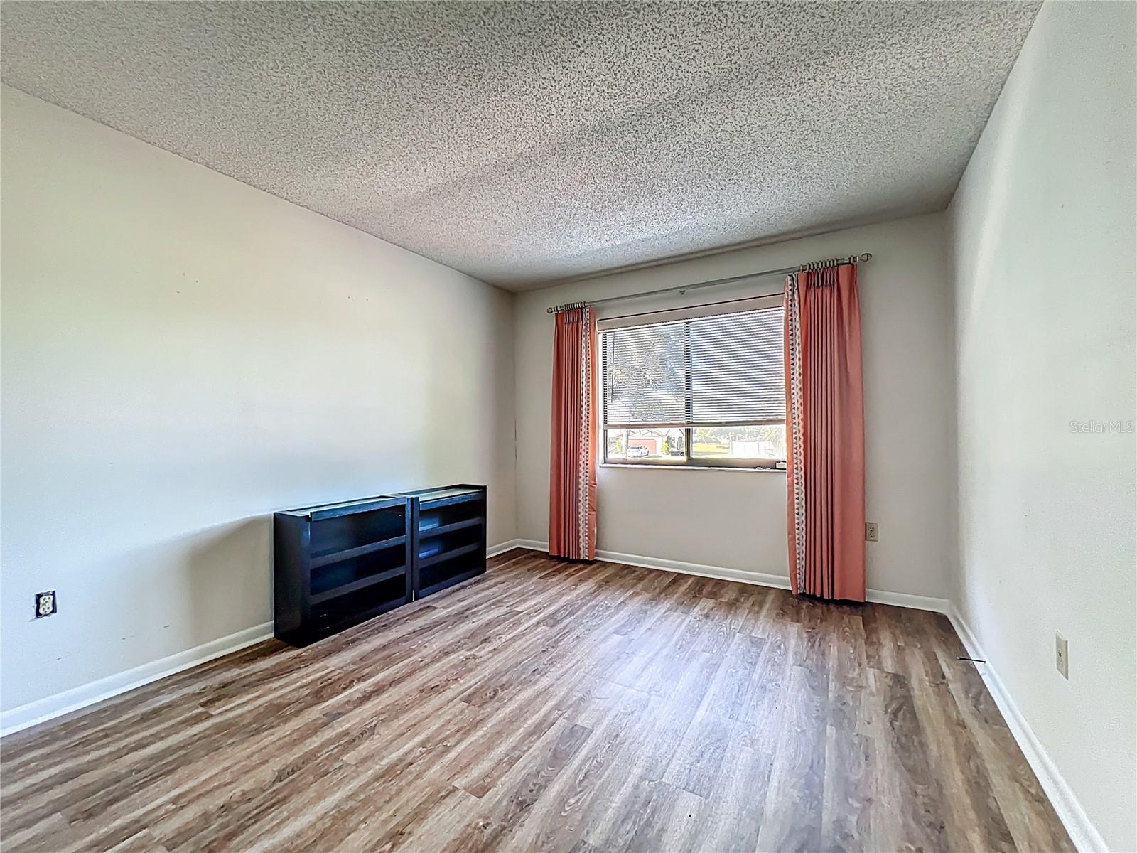 Image 18 of 42 For 496 Bahia Circle B
