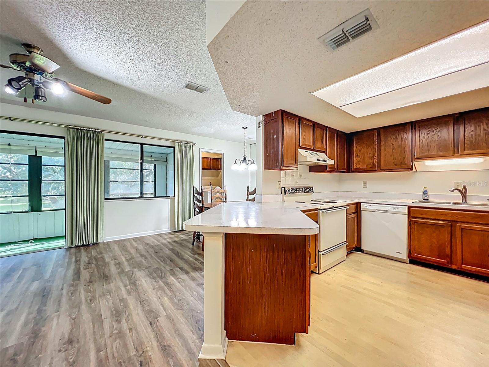 Image 5 of 42 For 496 Bahia Circle B