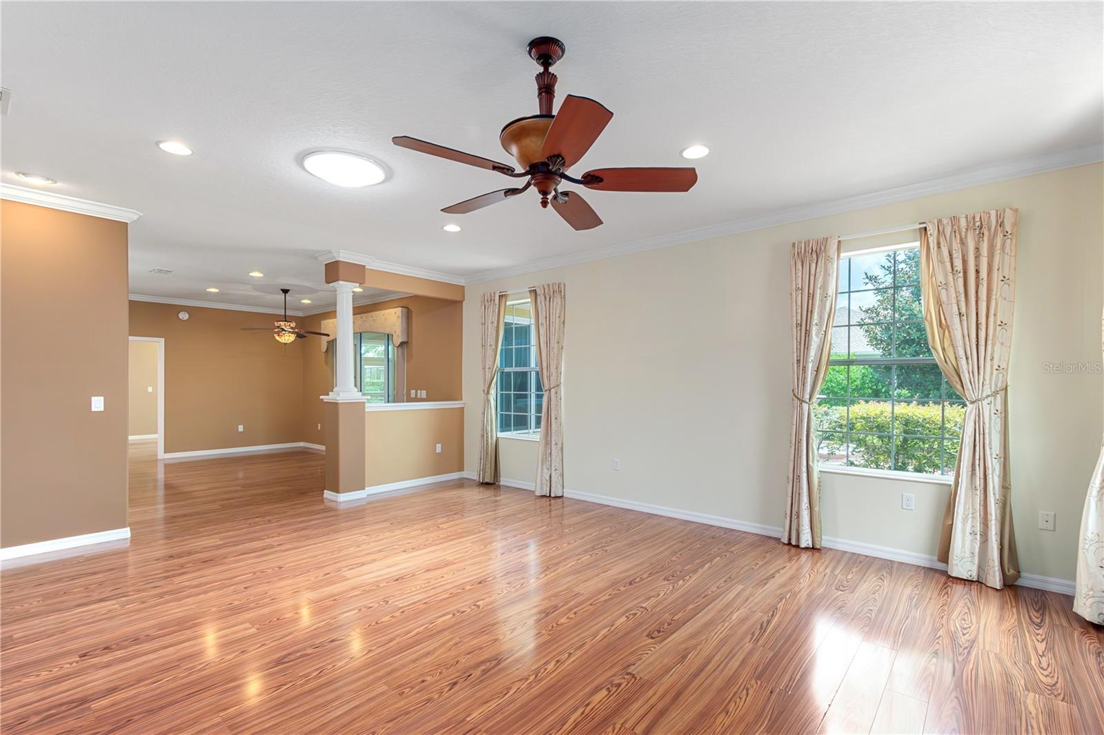 Listing photo id 8 for 8650 83rd Loop