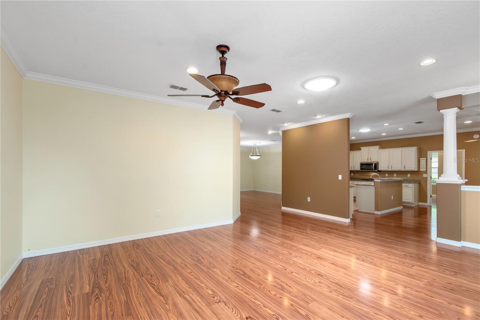 Listing photo id 9 for 8650 83rd Loop