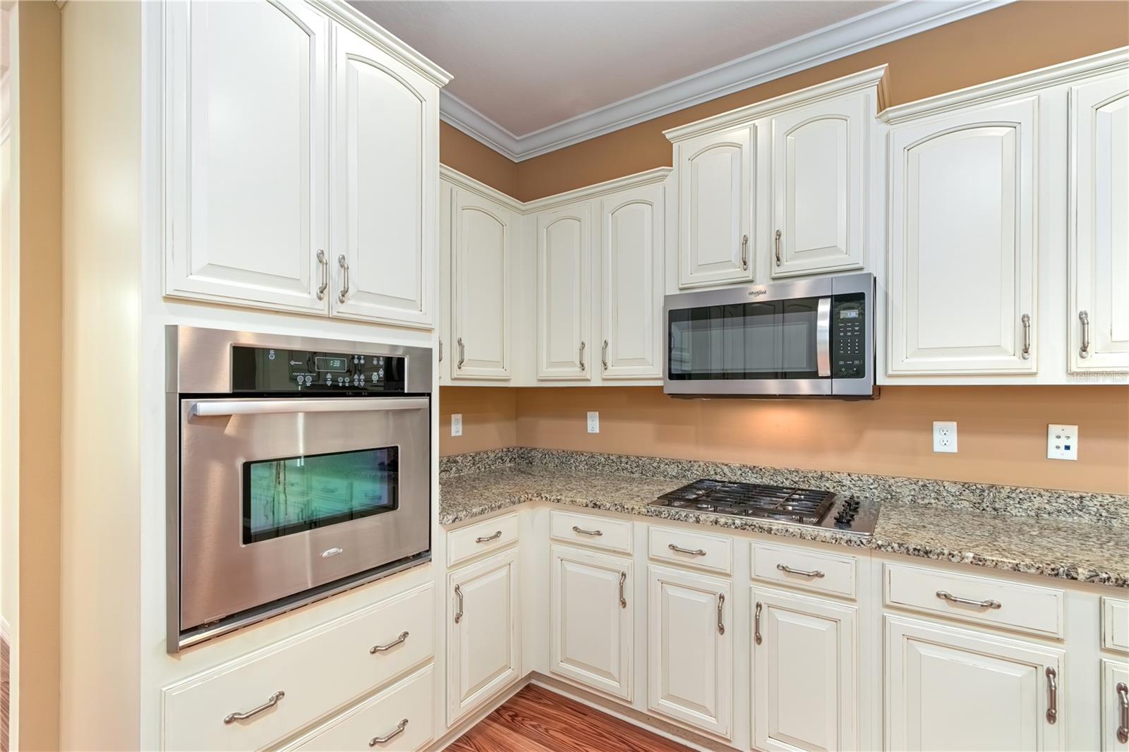 Listing photo id 16 for 8650 83rd Loop