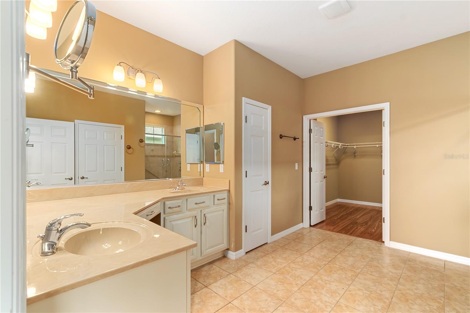 Listing photo id 21 for 8650 83rd Loop