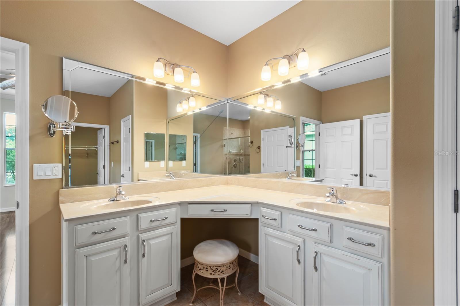 Listing photo id 22 for 8650 83rd Loop