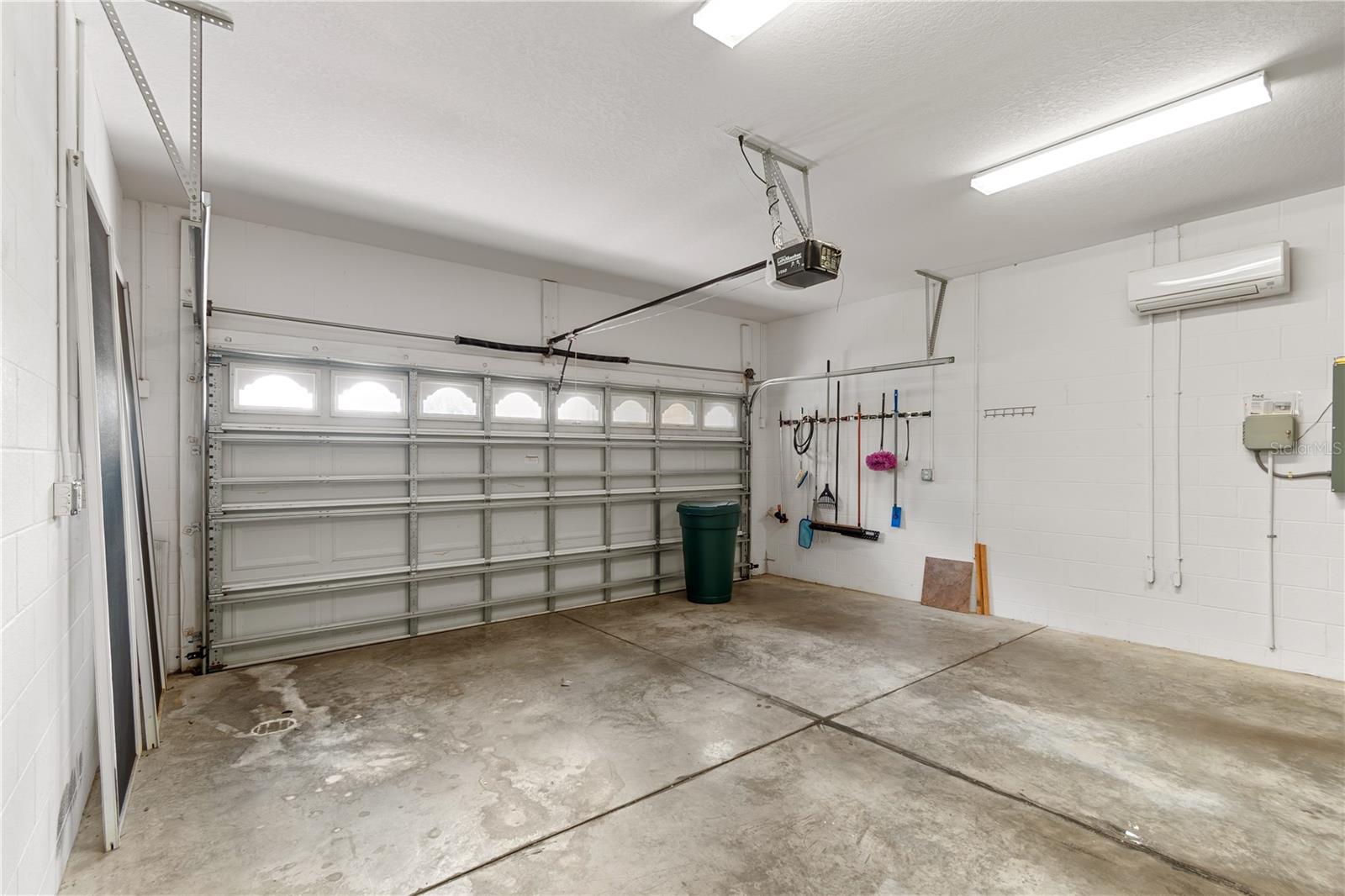 Listing photo id 32 for 8650 83rd Loop