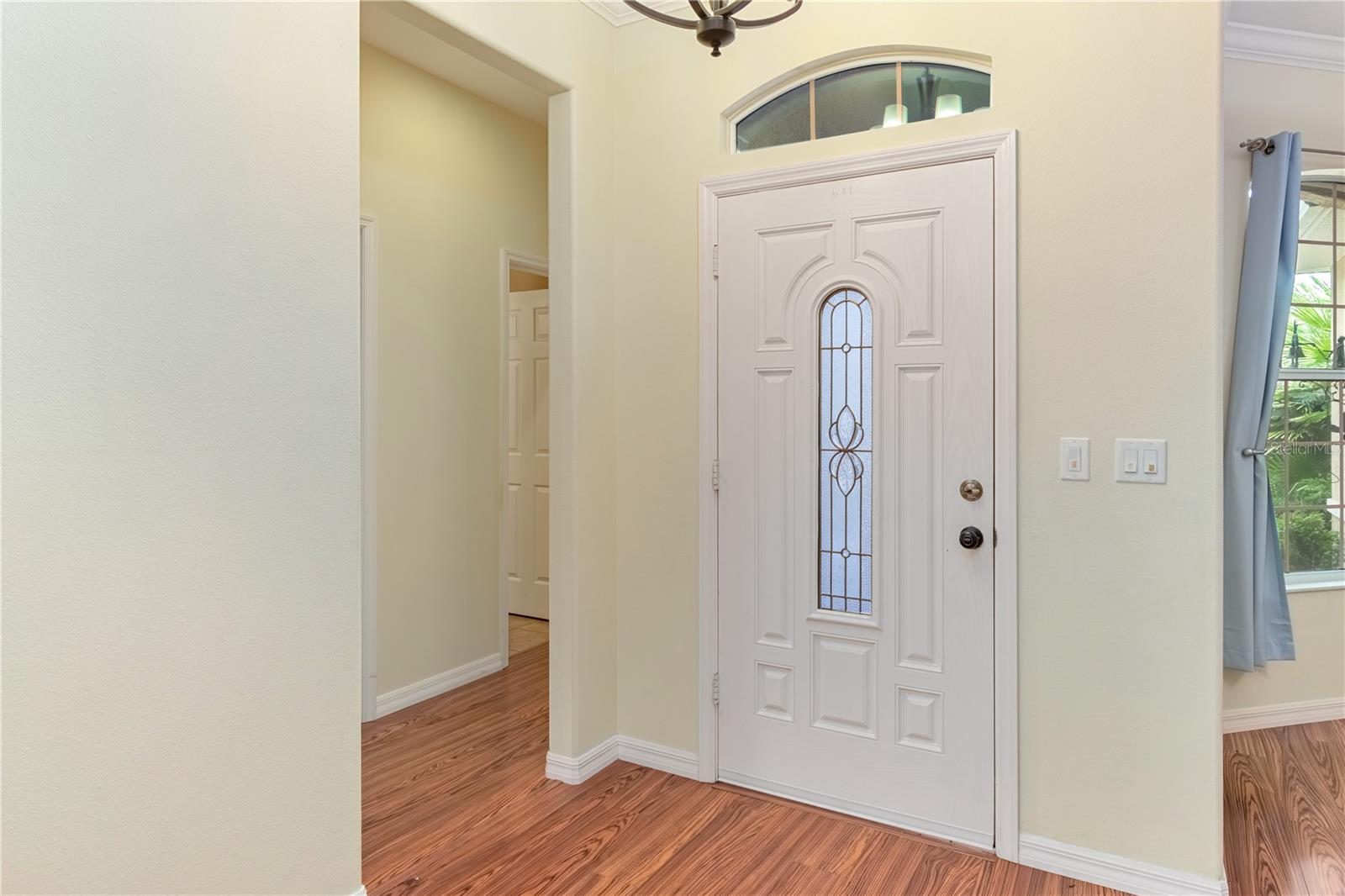 Listing photo id 2 for 8650 83rd Loop