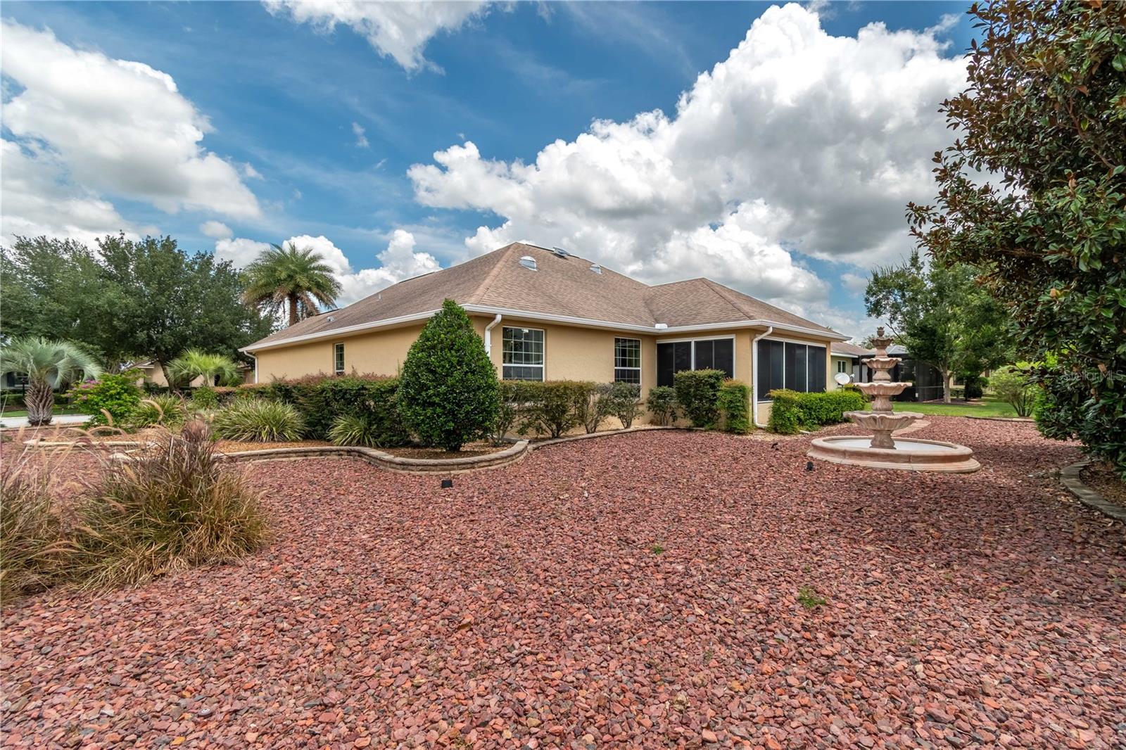 Listing photo id 38 for 8650 83rd Loop