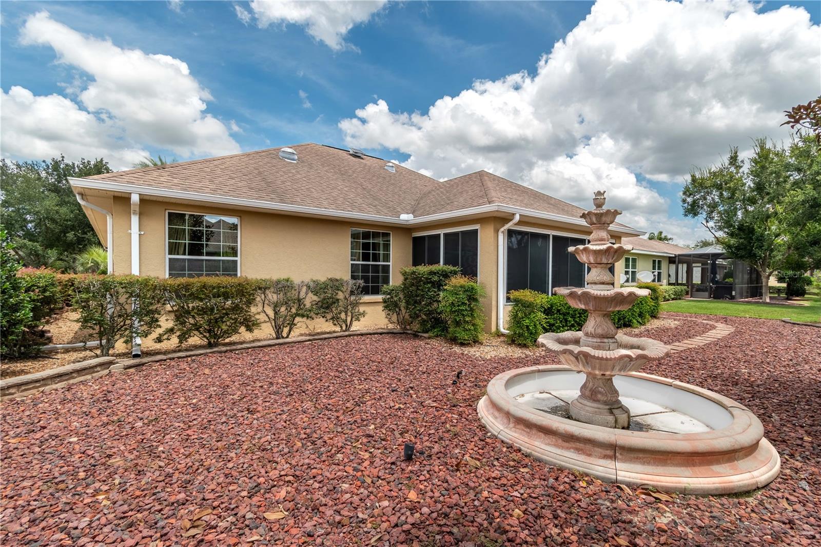 Listing photo id 39 for 8650 83rd Loop