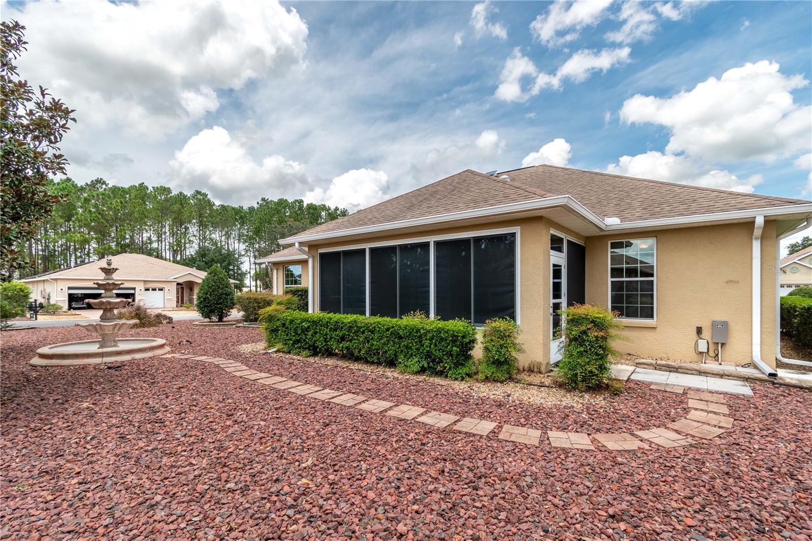 Listing photo id 40 for 8650 83rd Loop