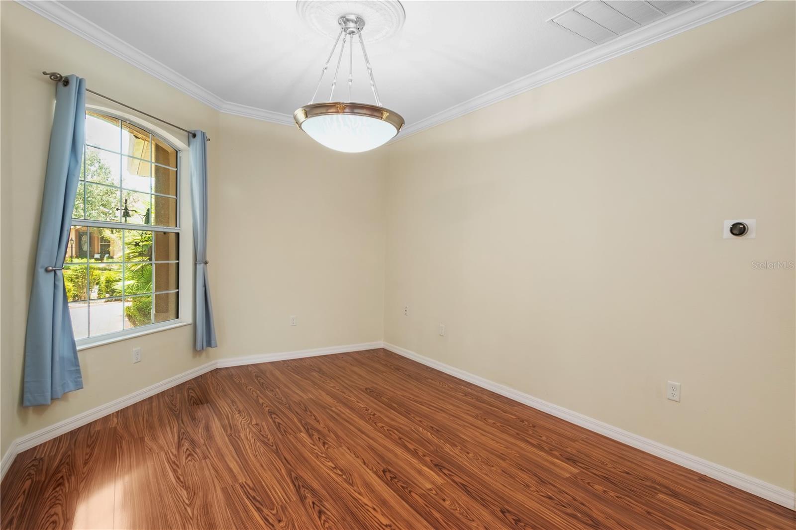 Listing photo id 4 for 8650 83rd Loop