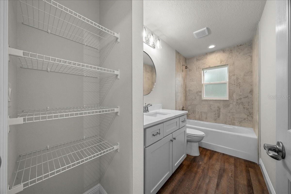 Image 25 of 84 For 3 Malauka Radial Track