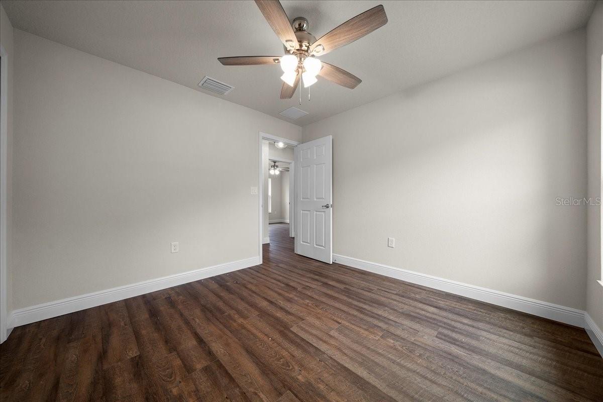 Image 27 of 84 For 3 Malauka Radial Track