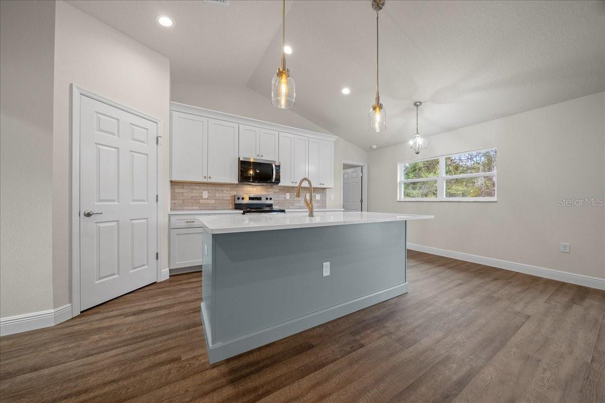 Image 35 of 84 For 3 Malauka Radial Track