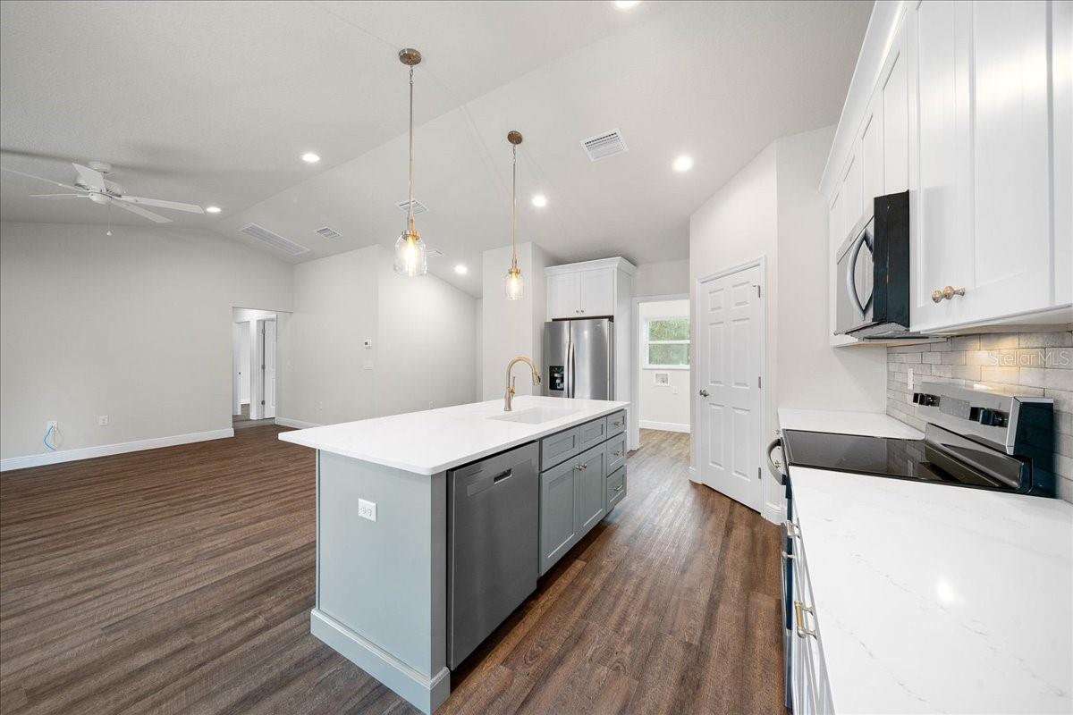 Image 37 of 84 For 3 Malauka Radial Track