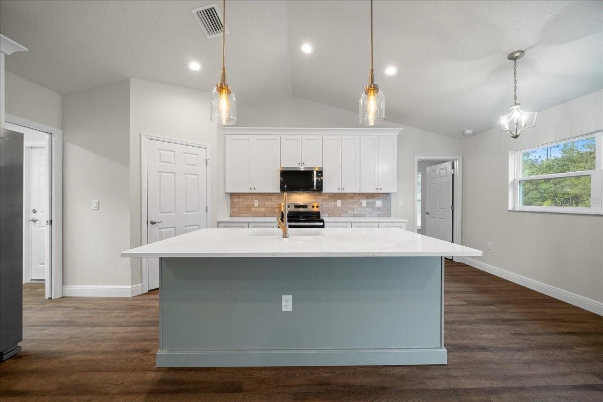 Image 39 of 84 For 3 Malauka Radial Track