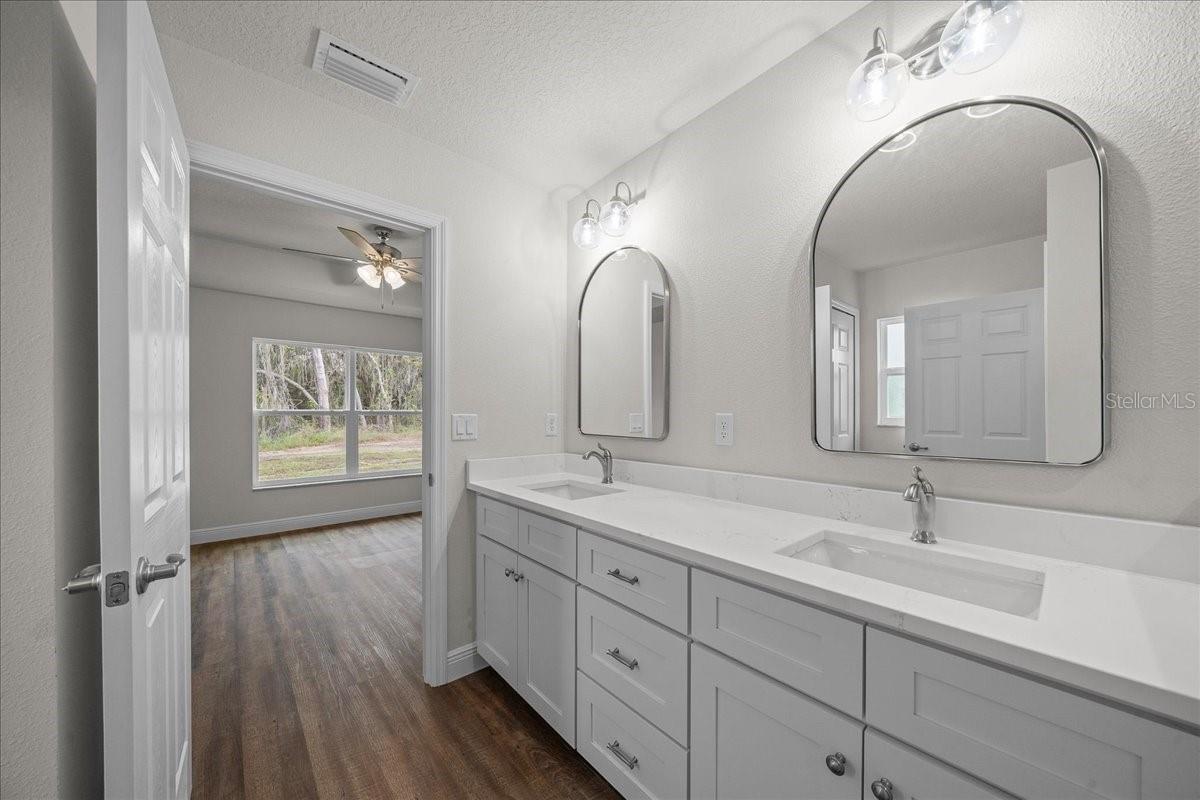 Image 49 of 84 For 3 Malauka Radial Track