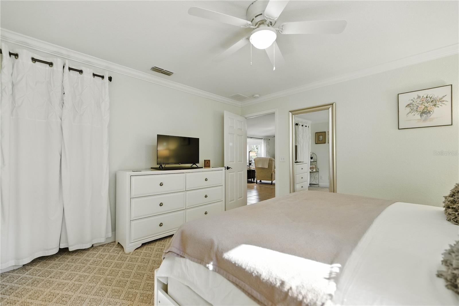Listing photo id 10 for 5968 103rd Loop