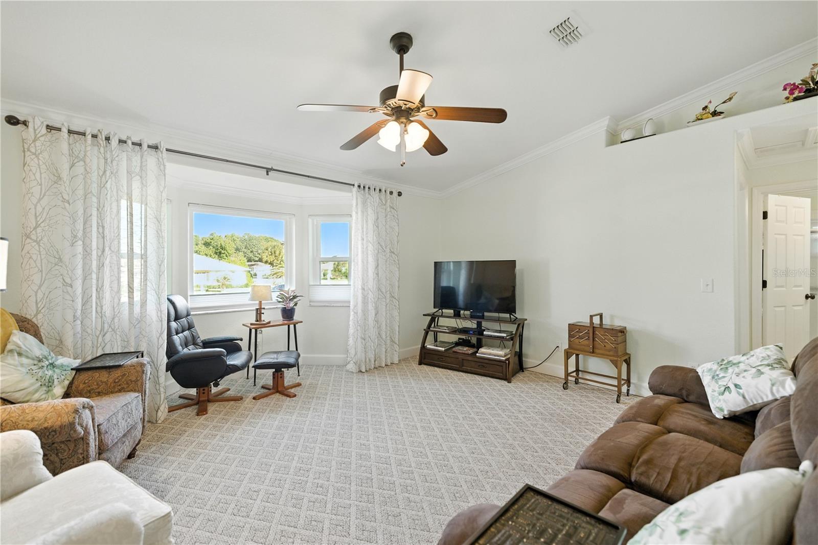 Listing photo id 14 for 5968 103rd Loop