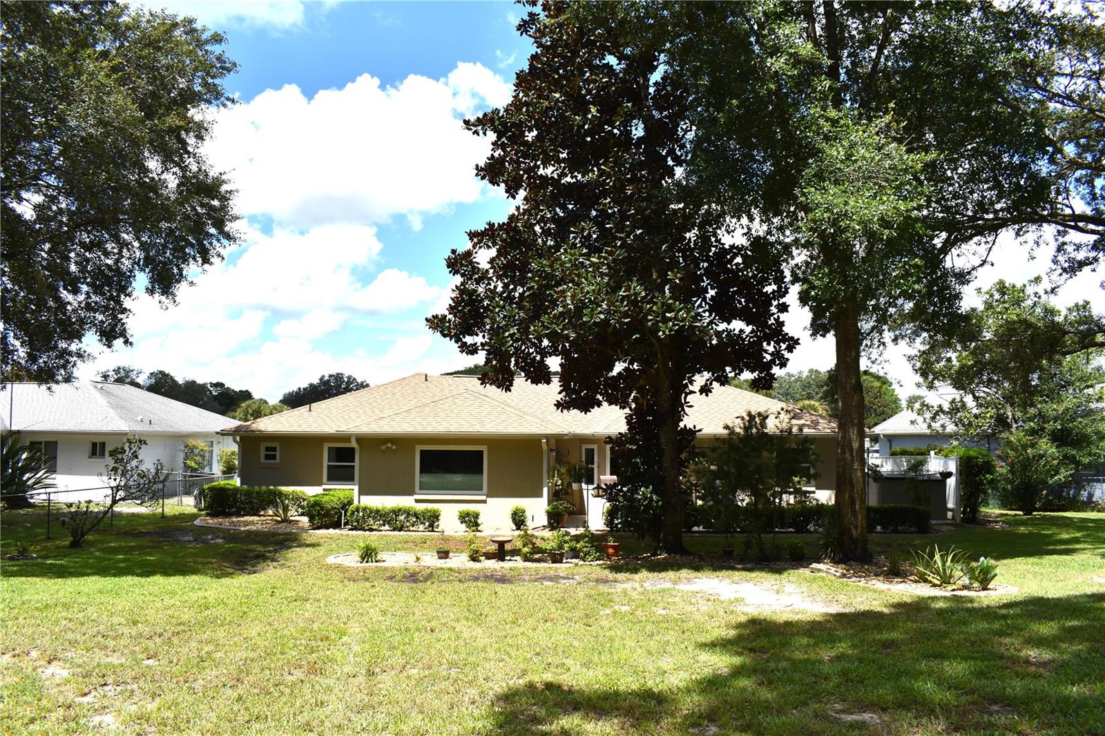Listing photo id 26 for 5968 103rd Loop