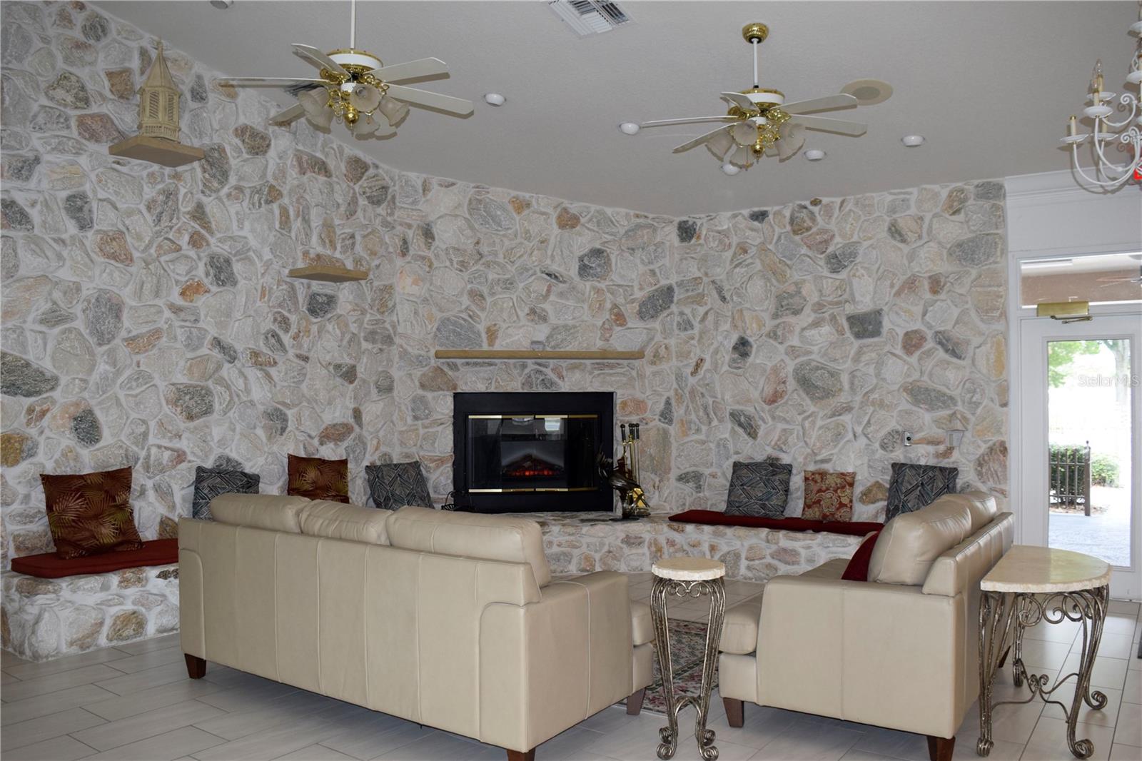 Listing photo id 32 for 5968 103rd Loop