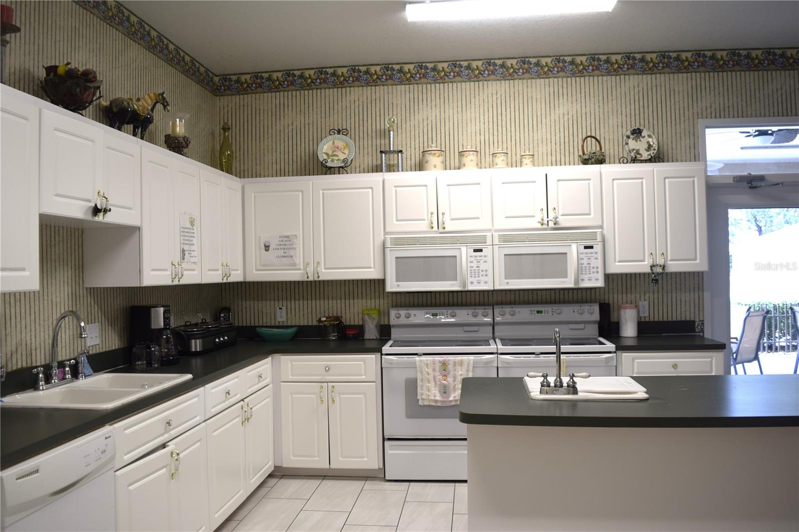 Listing photo id 36 for 5968 103rd Loop