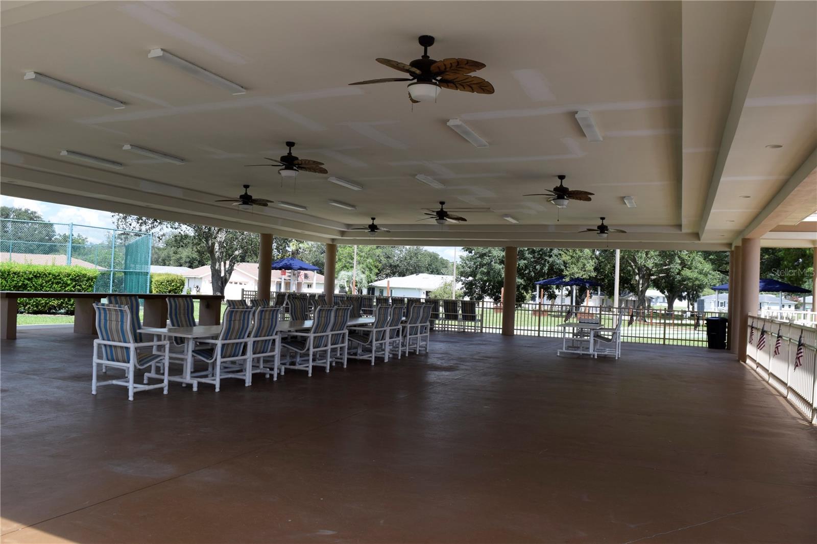 Listing photo id 37 for 5968 103rd Loop