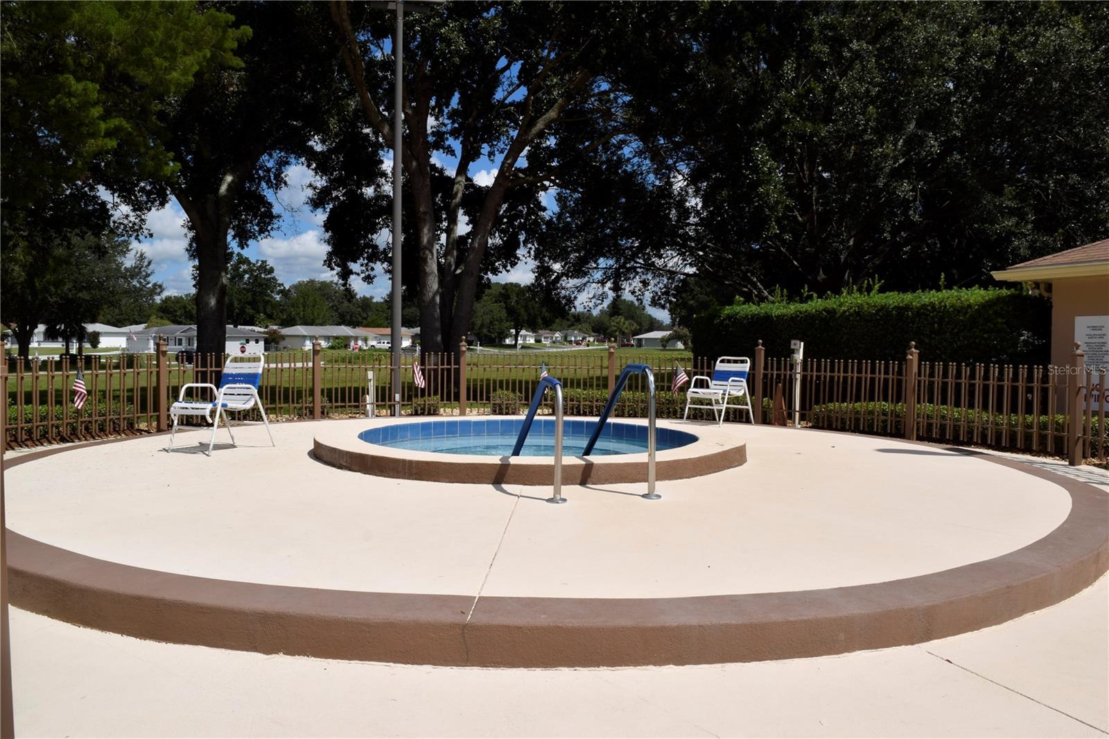 Listing photo id 41 for 5968 103rd Loop
