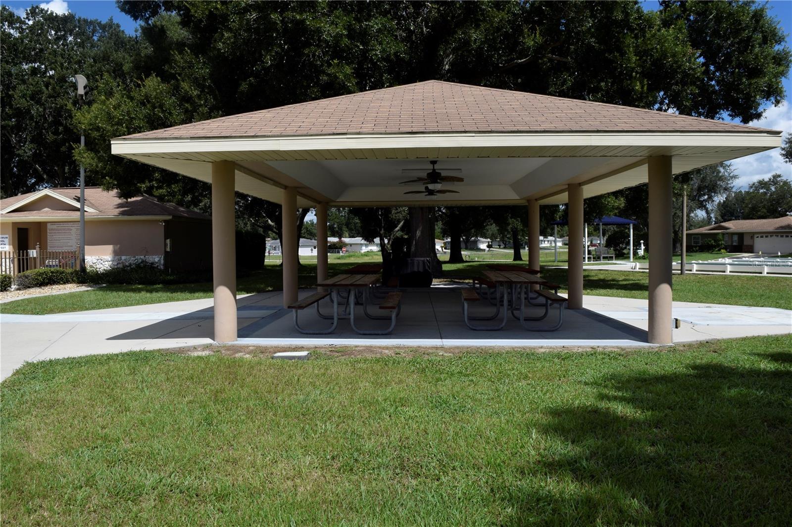 Listing photo id 42 for 5968 103rd Loop
