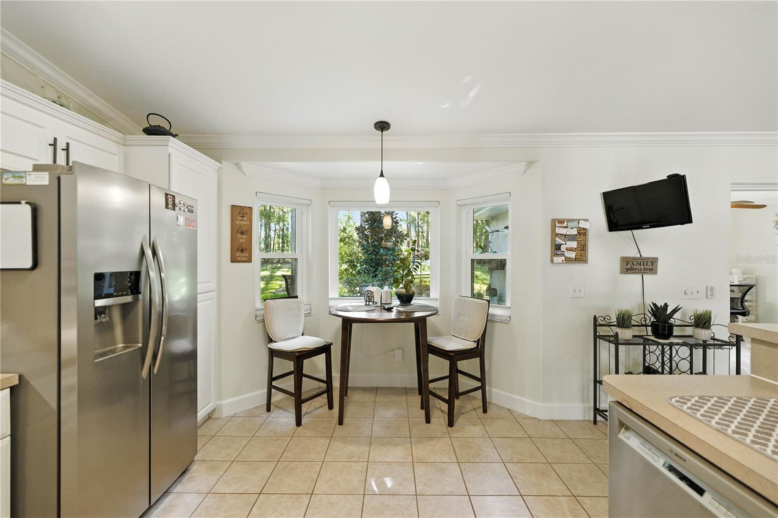 Listing photo id 6 for 5968 103rd Loop