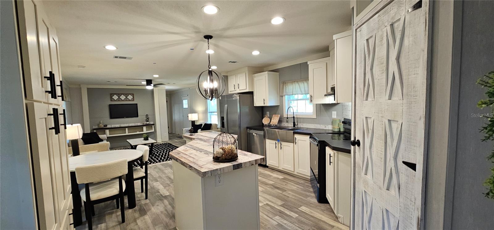 Image 10 of 47 For 5682 53rd Street