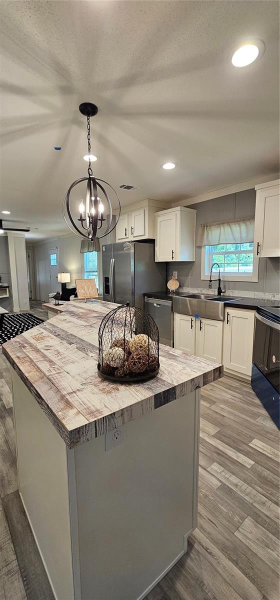 Image 14 of 47 For 5682 53rd Street