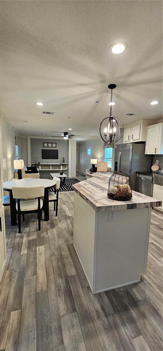 Image 3 of 47 For 5682 53rd Street