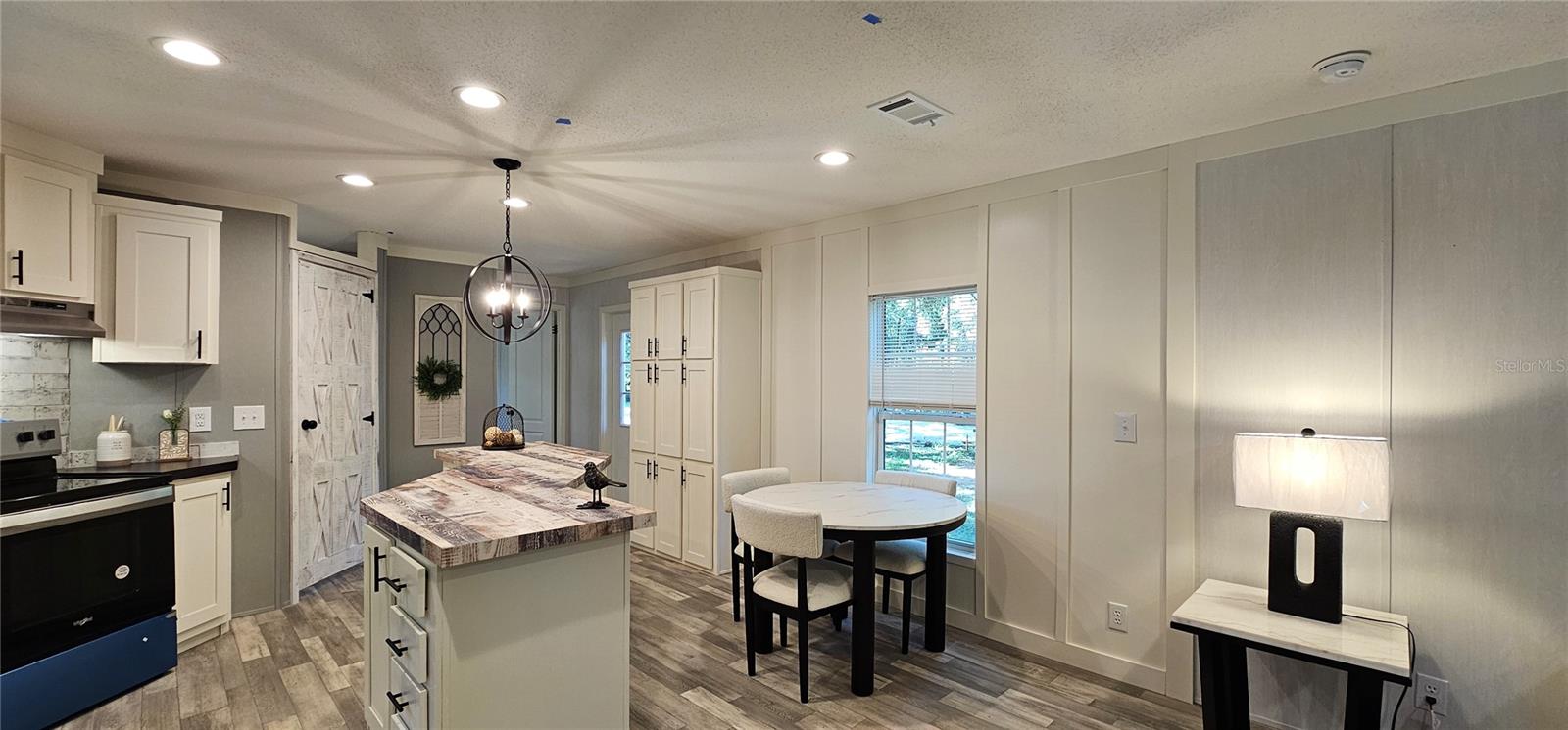 Image 9 of 47 For 5682 53rd Street