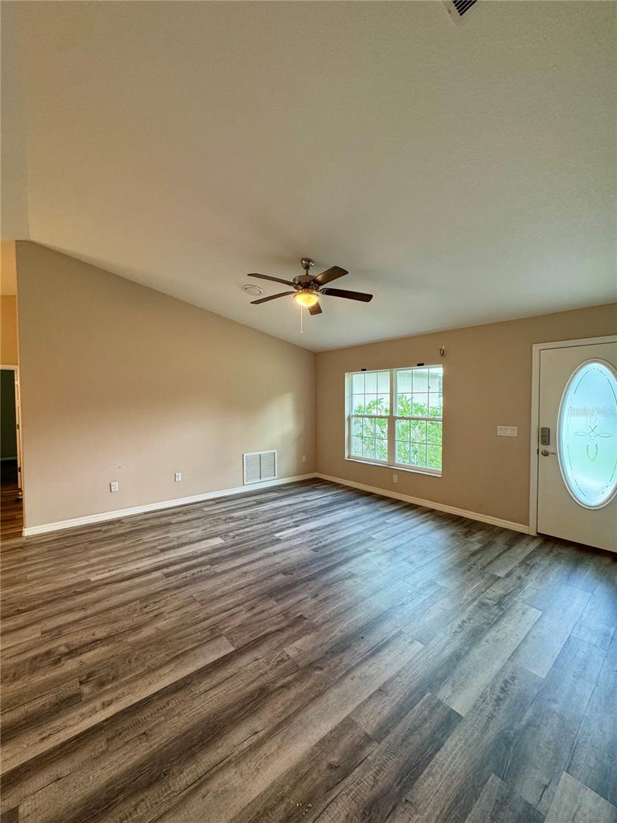 Image 4 of 20 For 9850 Sandree Drive