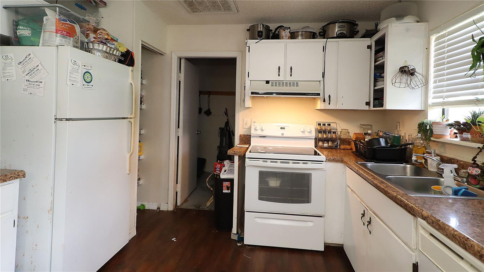 Image 7 of 17 For 2701 10th Street 708