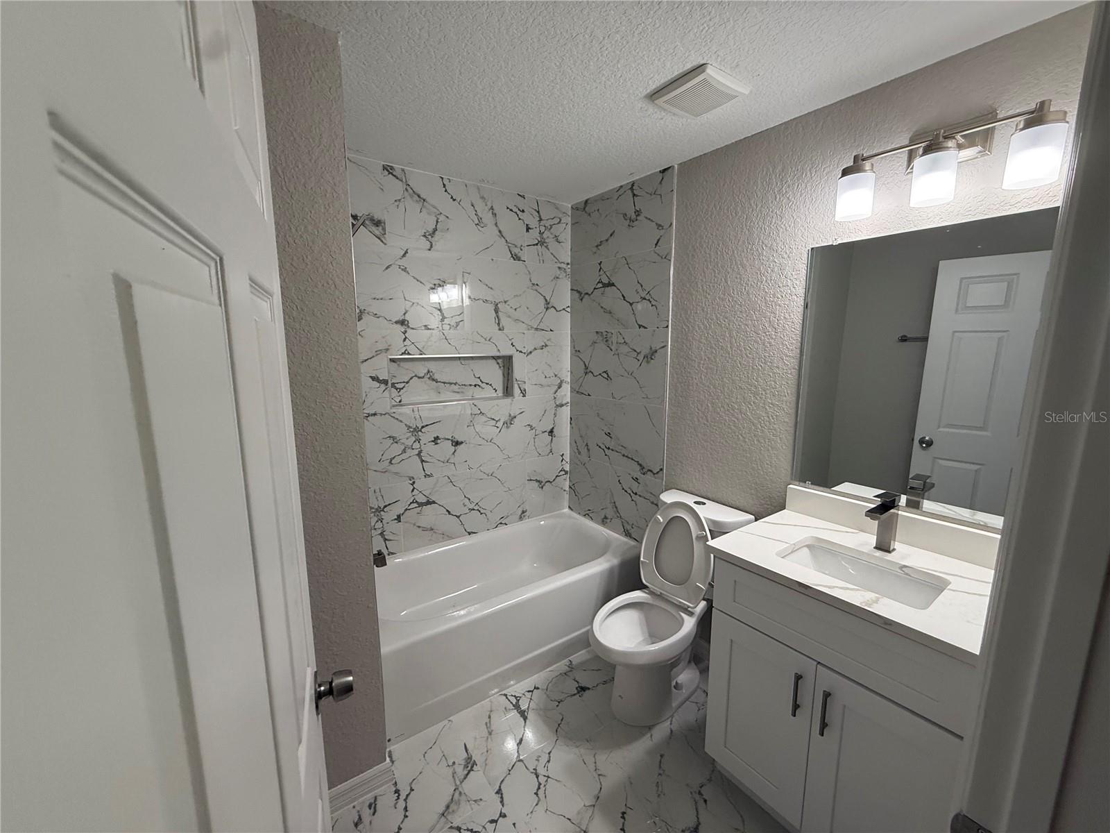 Image 11 of 13 For 3843 41 Street 1