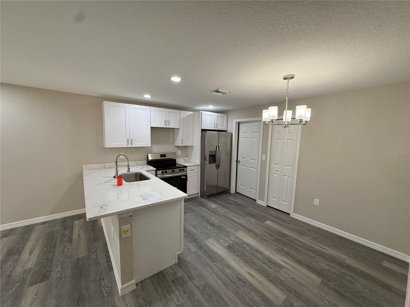 Image 3 of 13 For 3843 41 Street 1