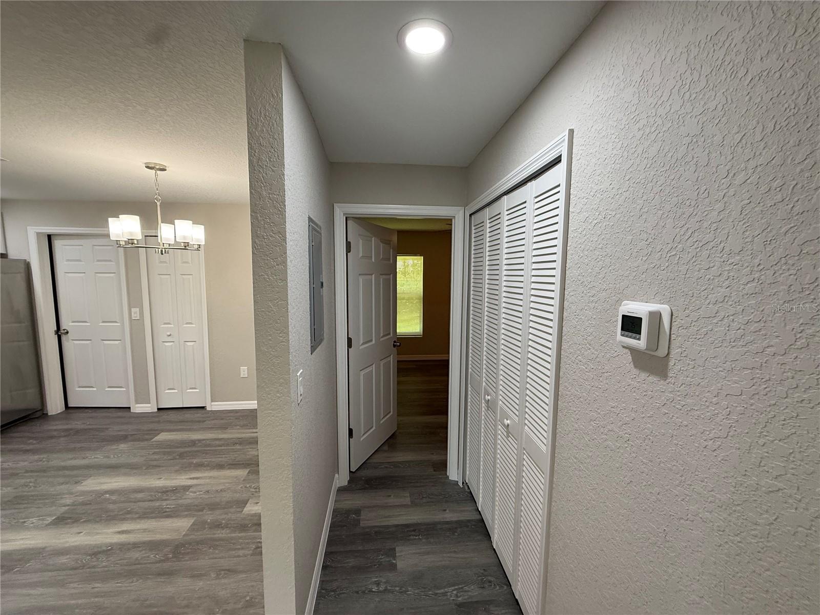 Image 5 of 13 For 3843 41 Street 1