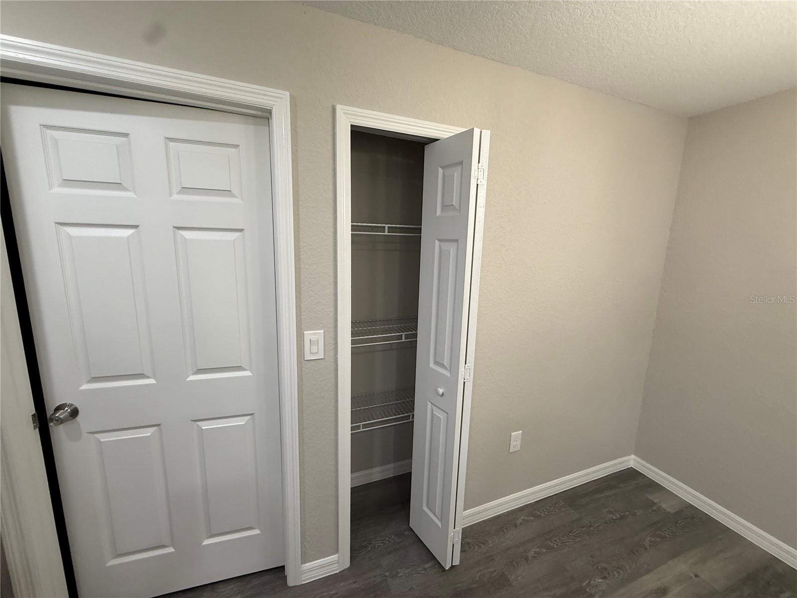 Image 9 of 13 For 3843 41 Street 1