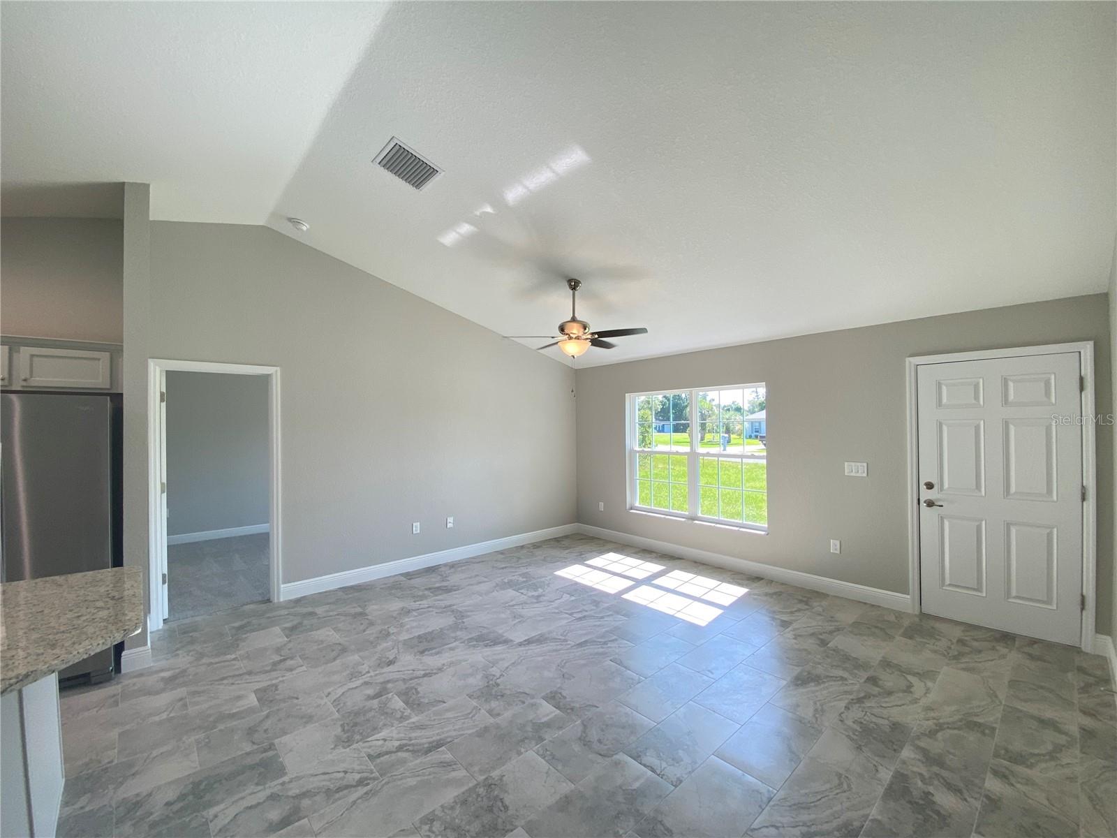 Listing photo id 10 for 13682 40th Avenue Road