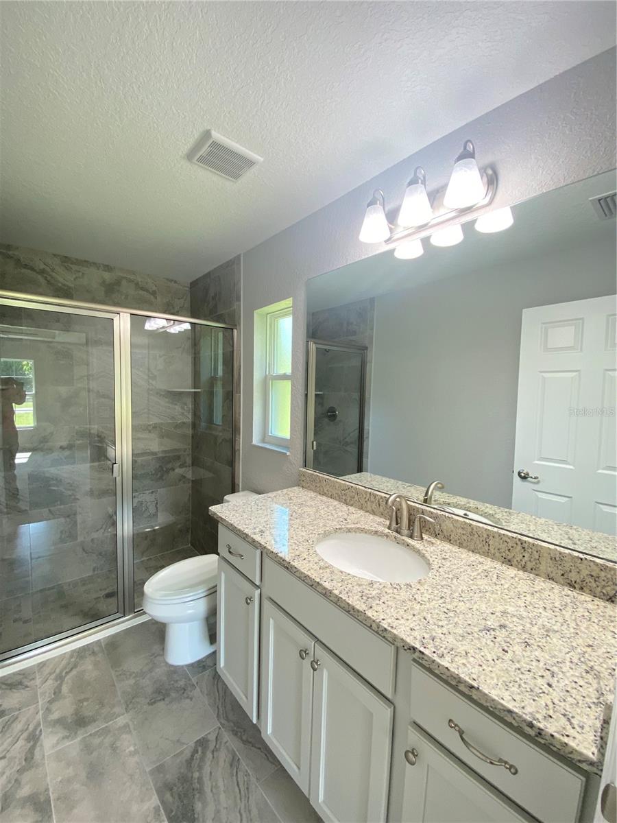 Listing photo id 13 for 13682 40th Avenue Road