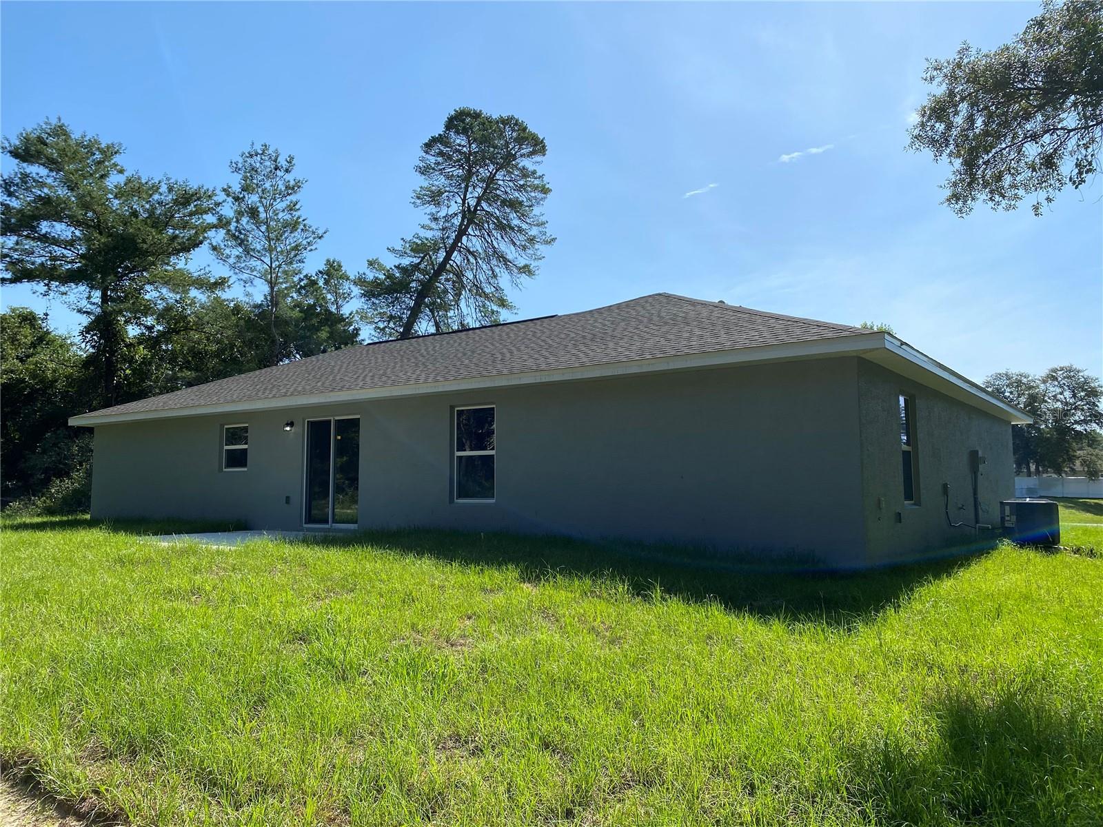 Listing photo id 14 for 13682 40th Avenue Road