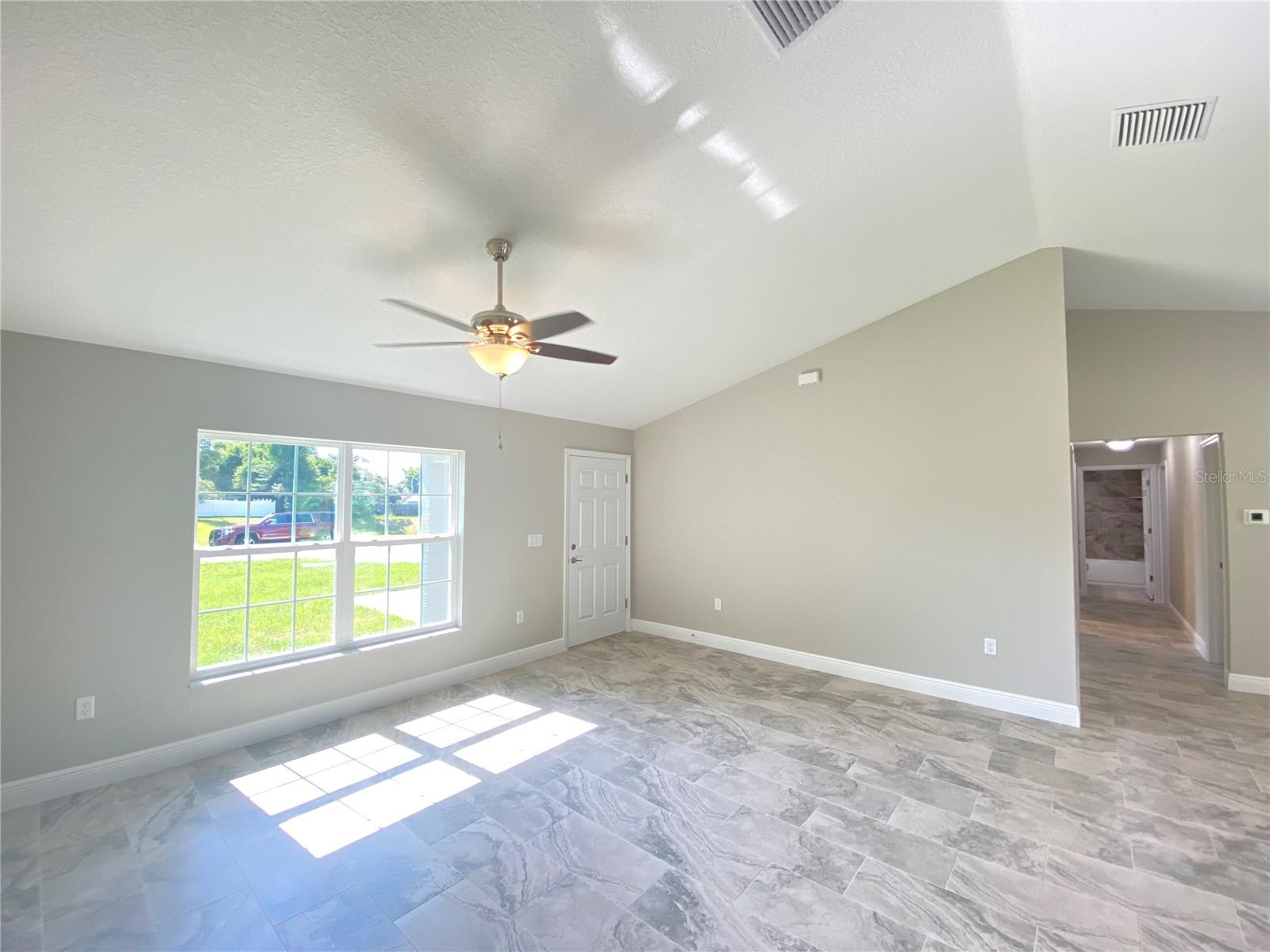 Listing photo id 4 for 13682 40th Avenue Road