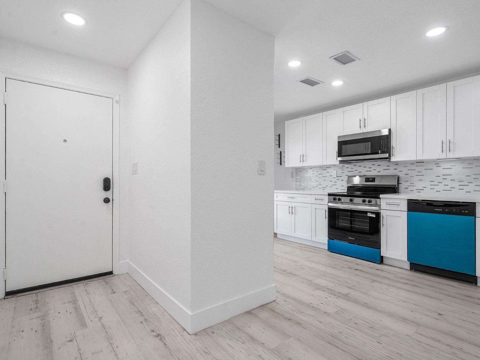 Image 3 of 32 For 185 7th Street