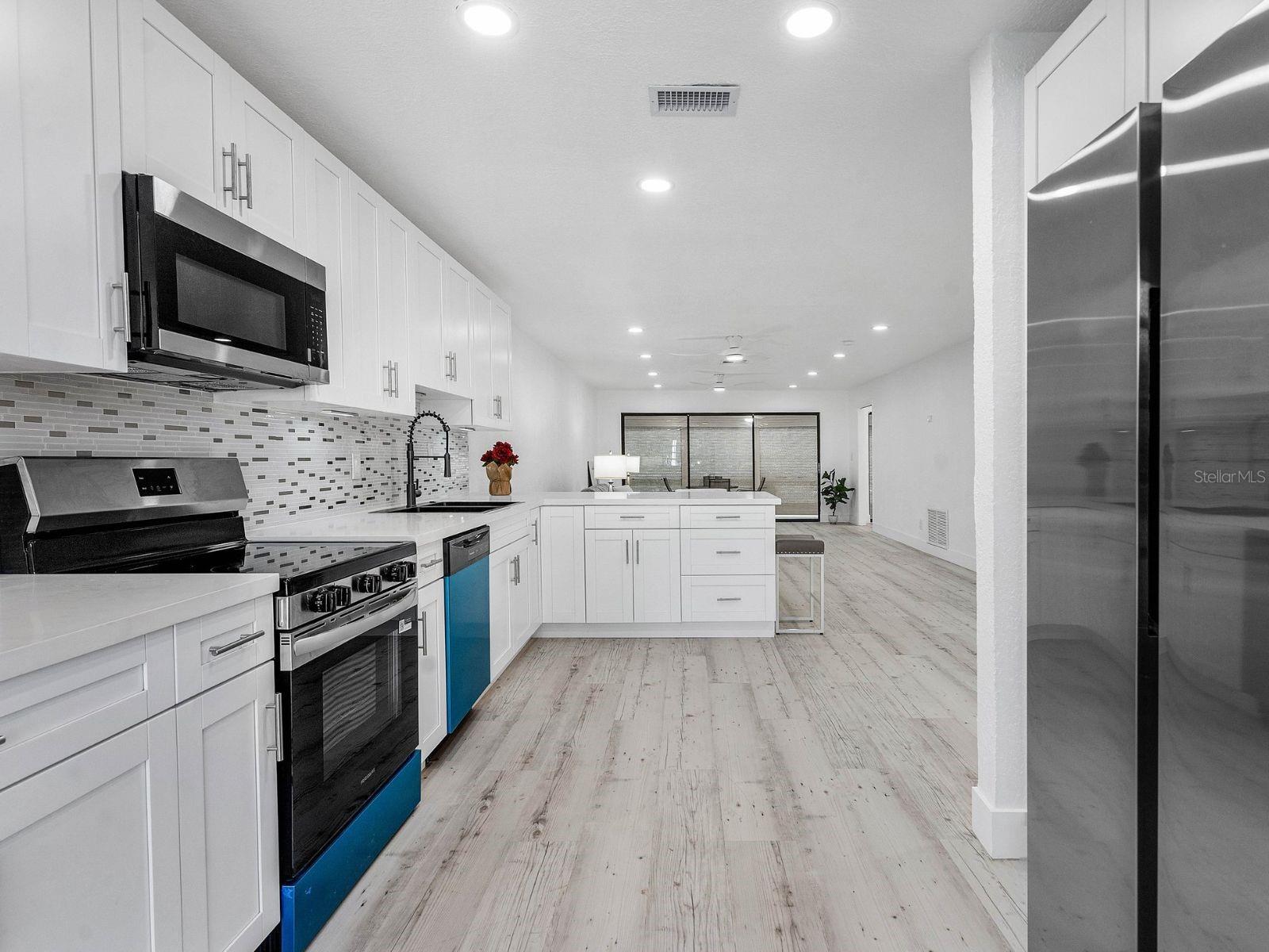 Image 9 of 32 For 185 7th Street