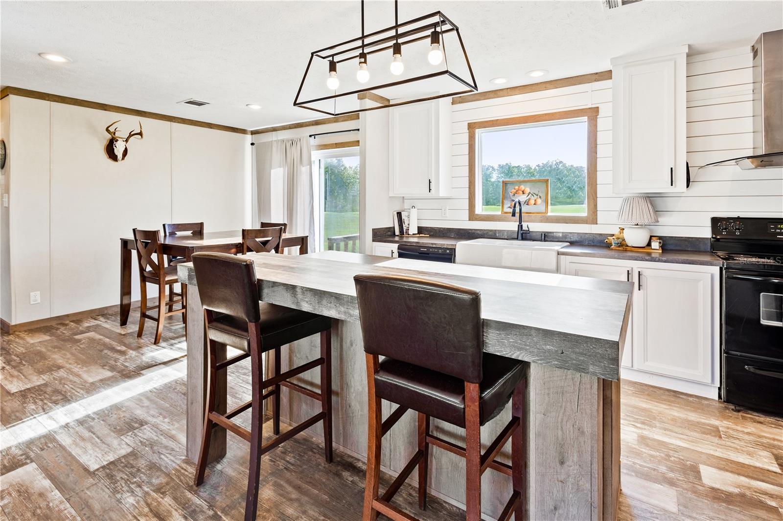 Image 15 of 67 For 1033 8th Street