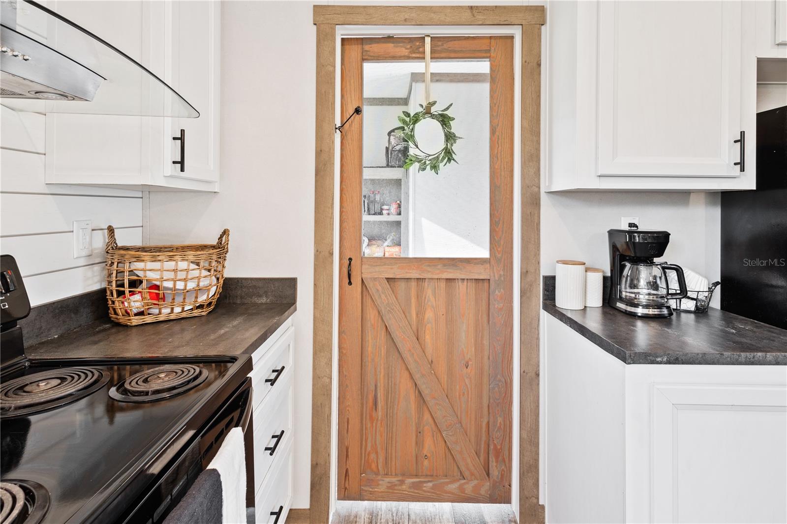 Image 20 of 67 For 1033 8th Street