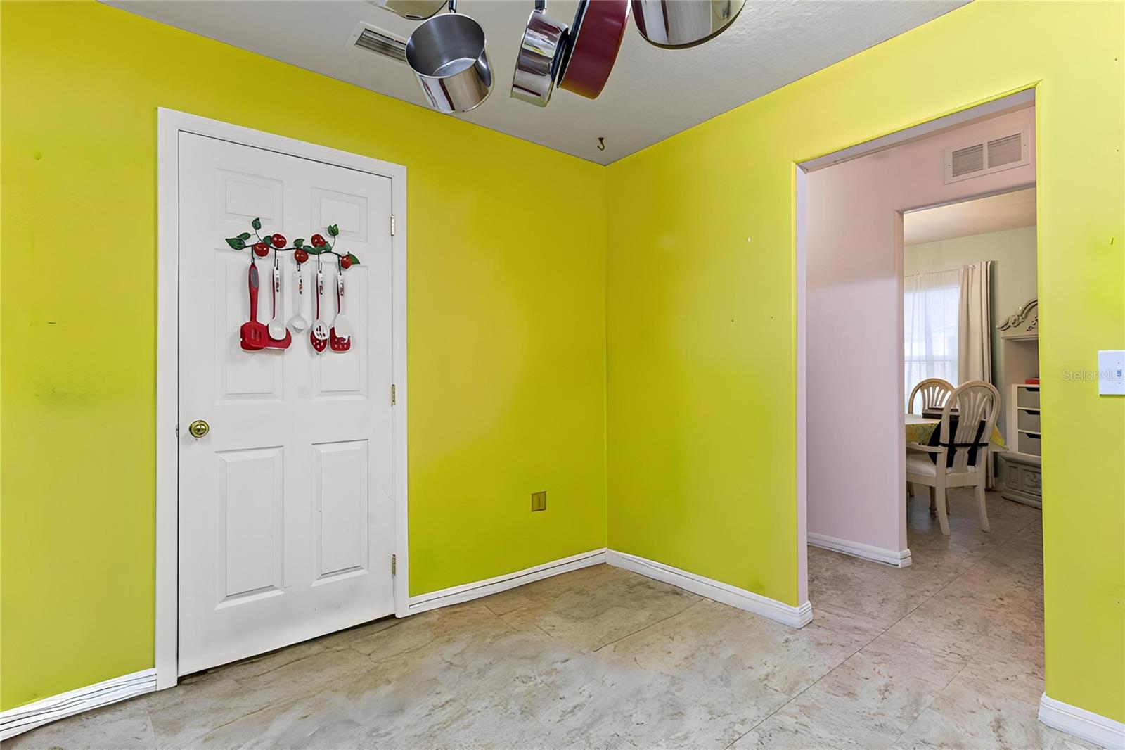 Image 10 of 17 For 72 Rooks Avenue