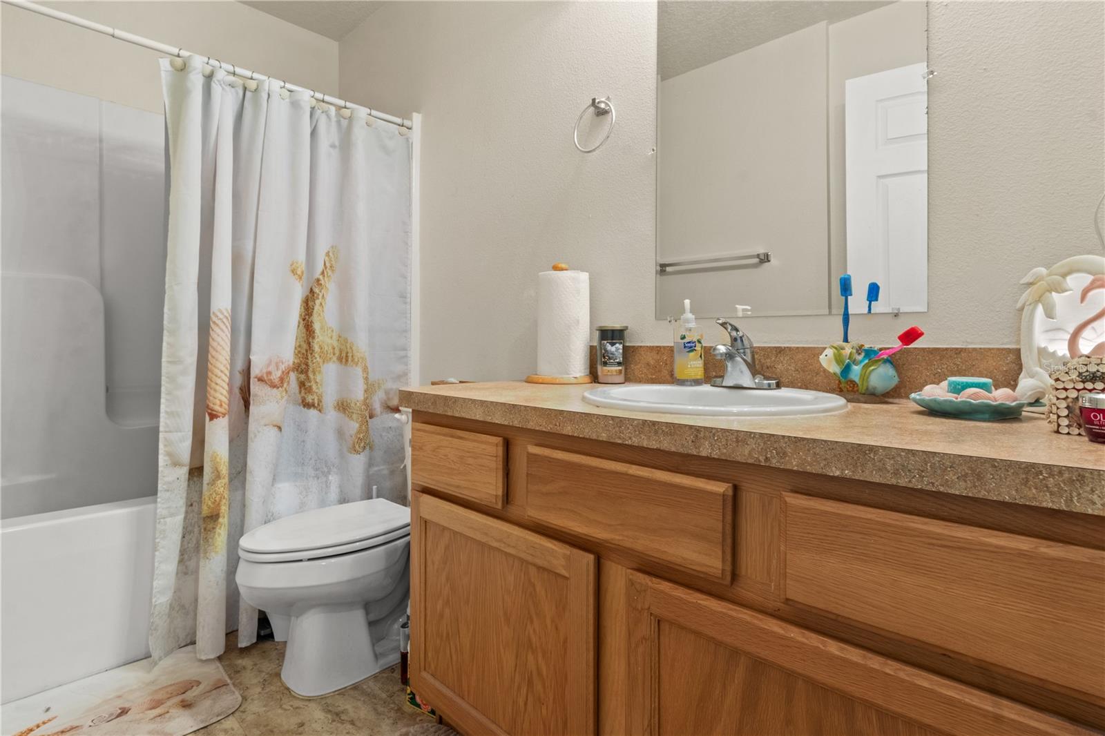 Image 11 of 17 For 72 Rooks Avenue