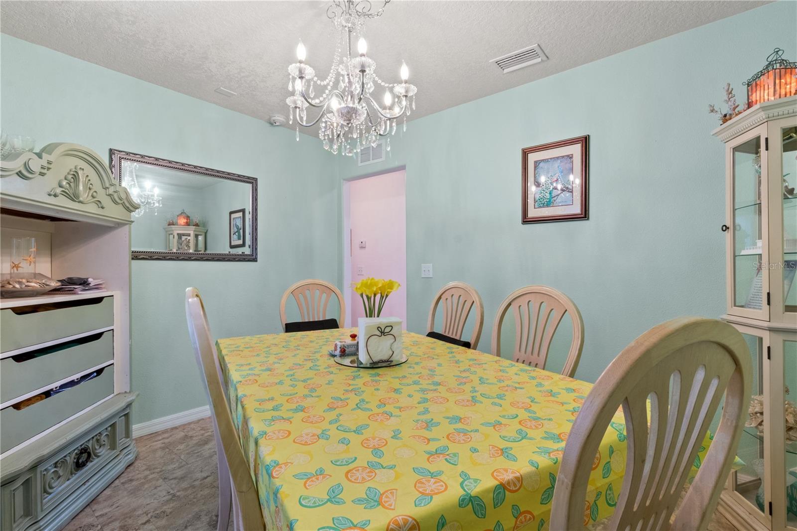 Image 6 of 17 For 72 Rooks Avenue