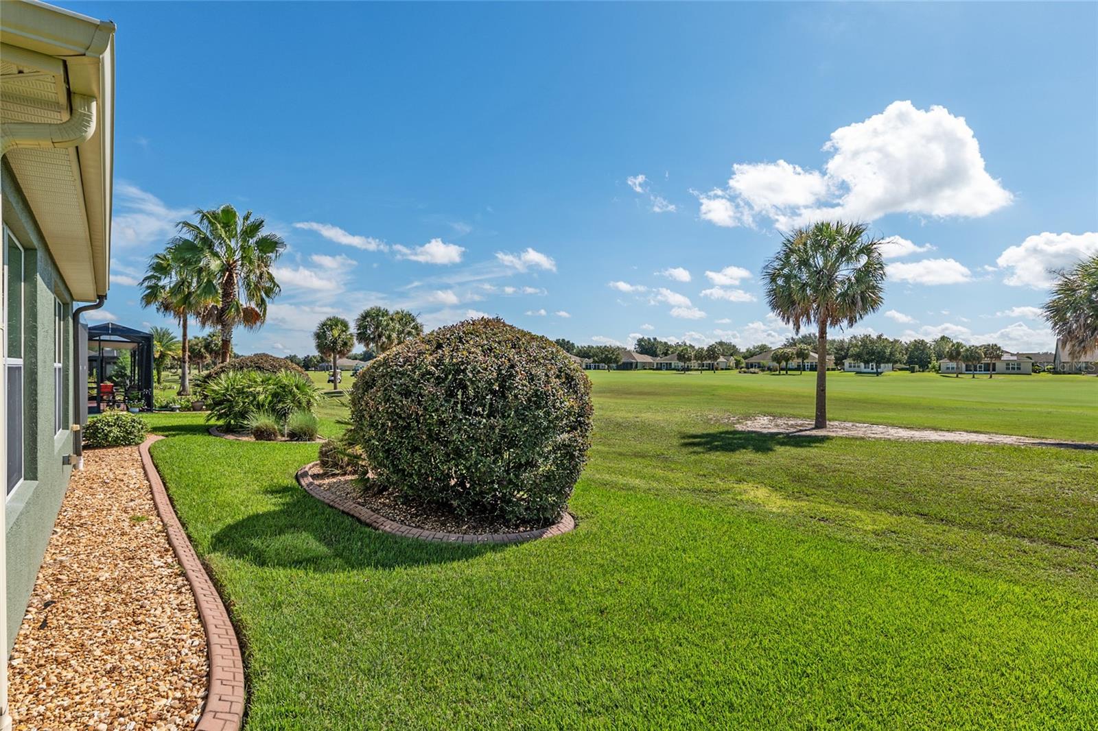 Image 10 of 98 For 9439 71st Loop